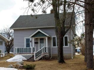 706 E James St, Ely, MN 55731