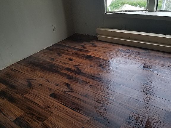 2nd image of 1900 Cedar St