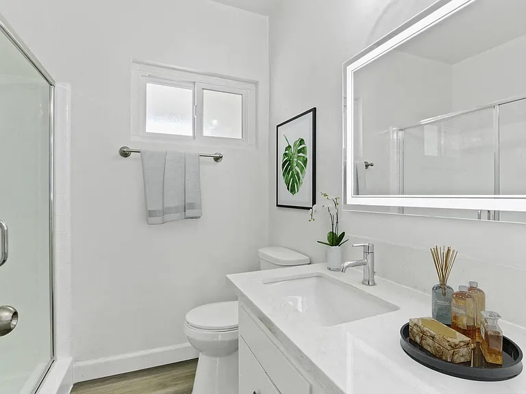 2477 Sawtelle Blvd — Photo 9