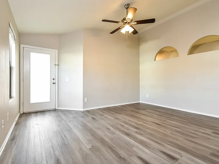 4828 Rush Springs Dr — Photo 4