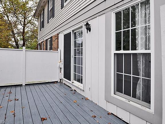 4th image of 20426 Williamsburg Ct #303B