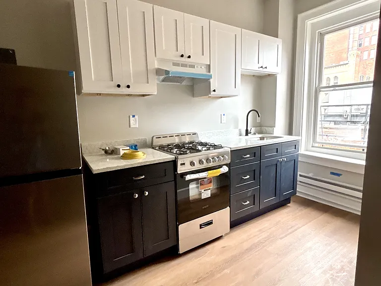819 Main St #3 — Photo 8