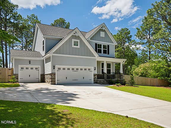 2nd image of 720 Fairway Drive