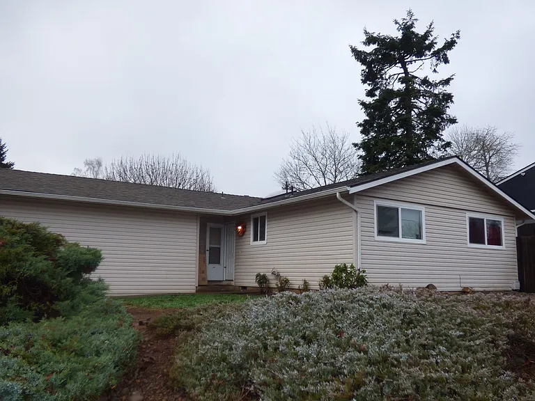 2081 Elmwood Dr S — Photo 14
