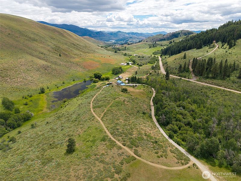 4th image of 494 Rendezvous Road