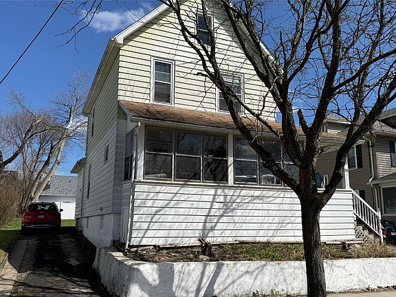 2nd image of 90 Gaylord St