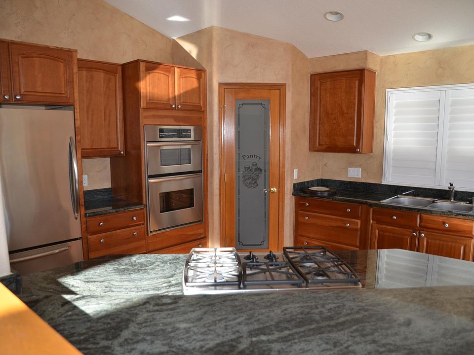 Downdraft cooktop - refrigerator included