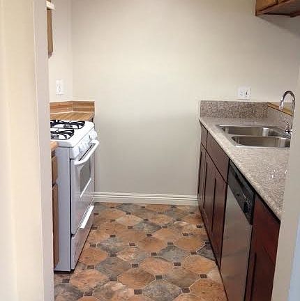3rd image of 333 Clary Ave APT A