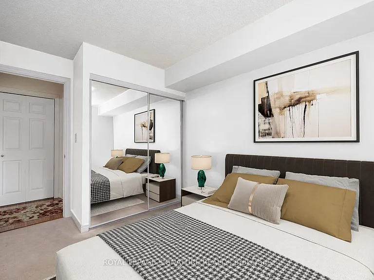 225 Wellesley St E #1004 — Photo 6