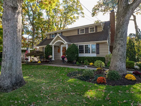90 Sherman Avenue, West Islip, NY 11795