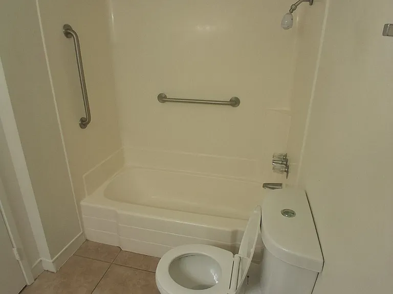 836 S Langley Ave #102 — Photo 9