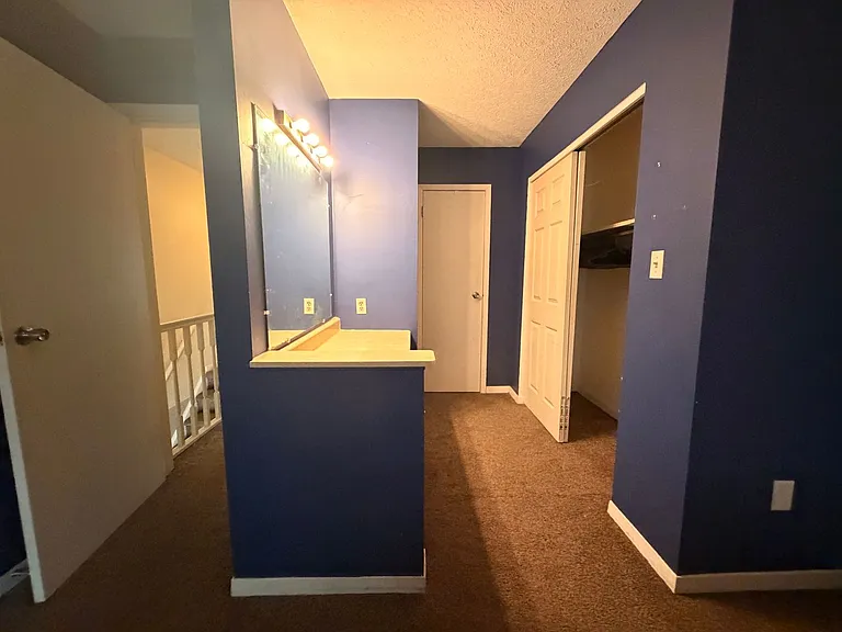 576 E Graham Pl — Photo 13