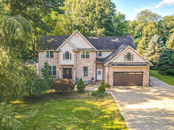 493 Lake View Ter, Webster, NY 14580