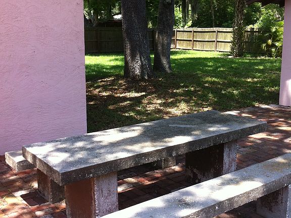 4th image of 1005 Live Oak St