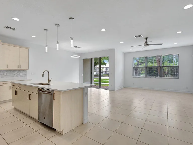 91 Palm Ln — Photo 11