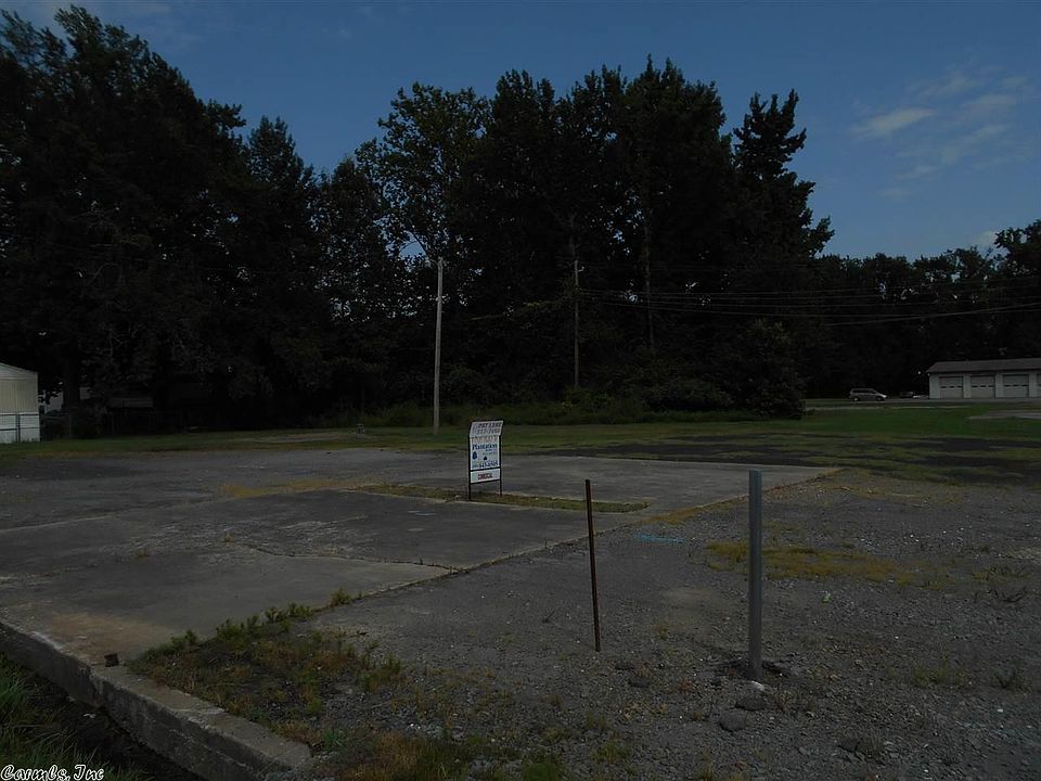 2nd image of 701 S 2nd St