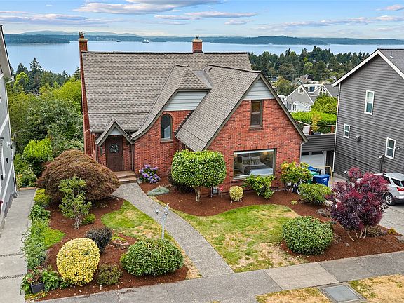 2nd image of 6759 41st Avenue SW