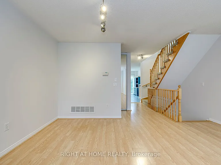 38 Fairview Rd W #38 — Photo 13