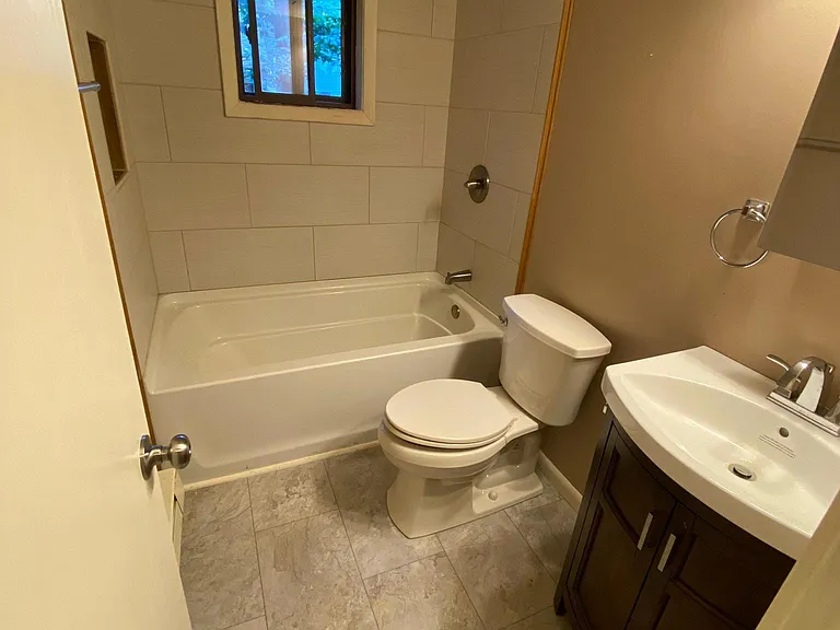 1146 Chickadee Dr — Photo 3