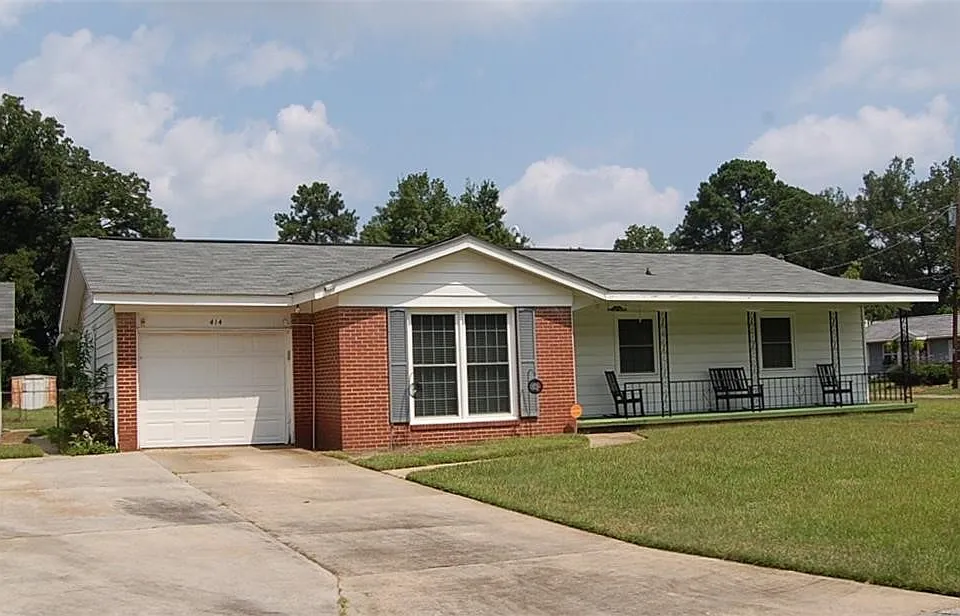 414 Sarah Dr