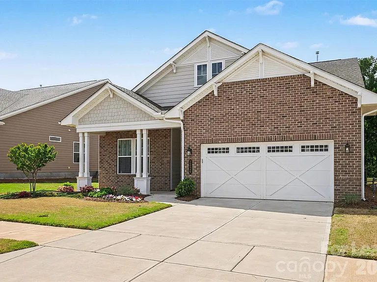 2026 Lake Como Dr — Photo 31