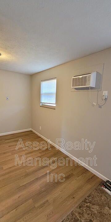 2nd image of 1203 Fair Dr #2