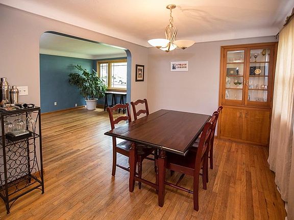 5th image of 24338 Smith Ave