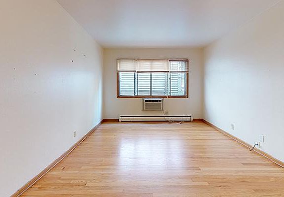 3rd image of 1851 N Oakland Ave #2-02