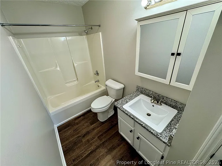 503 E 18th St — Photo 18