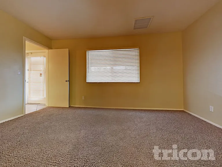 3413 E Dragoon Ave — Photo 9