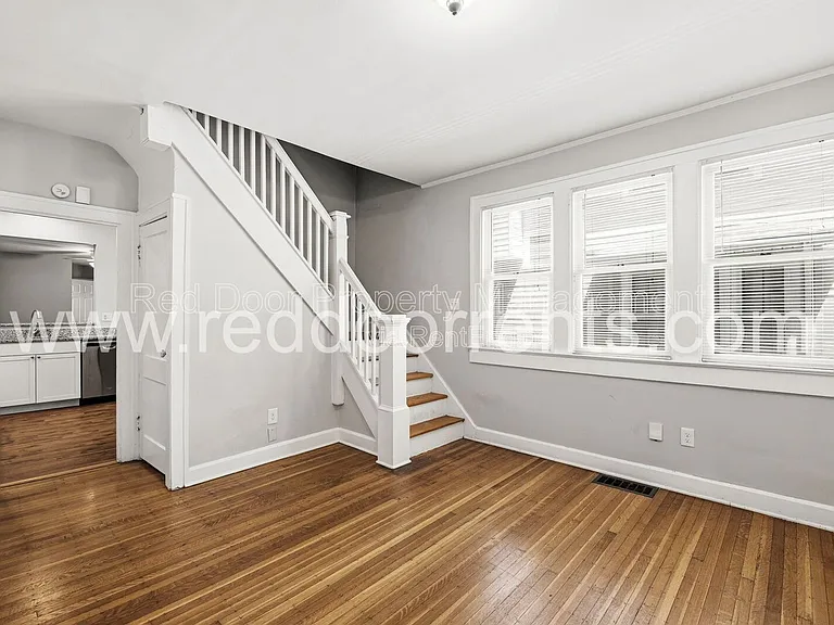 4704 N College Ave — Photo 11