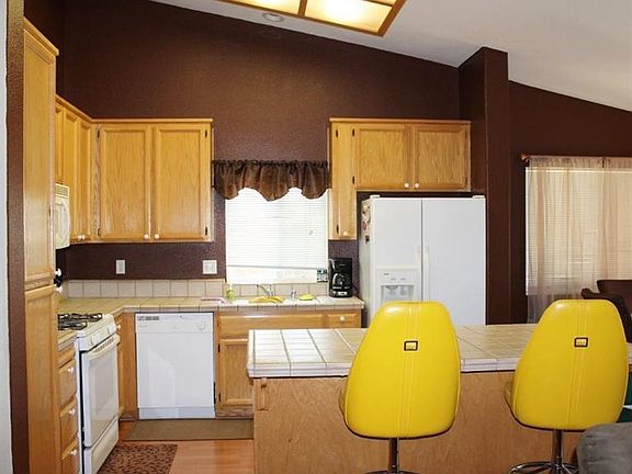 3rd image of 156 Melton Way