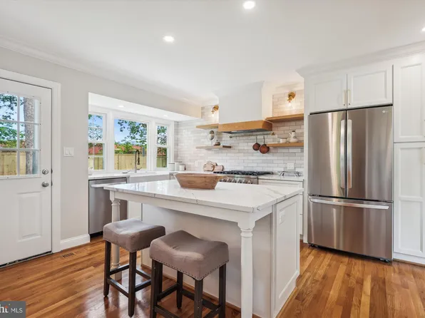 1908 Old Stage Rd, Alexandria, VA 22308