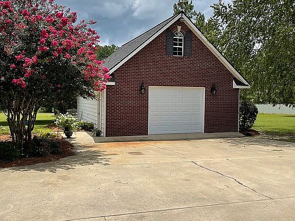 2-story storage/garage