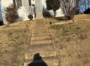 3845 Pinewood Ter, Falls Church, VA 22041