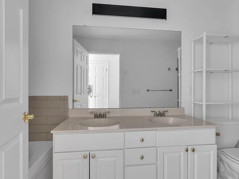 451 Albany Ct — Photo 16