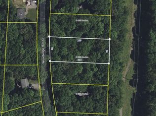 21 Woodledge Hills Dr, Hawley, PA 18428