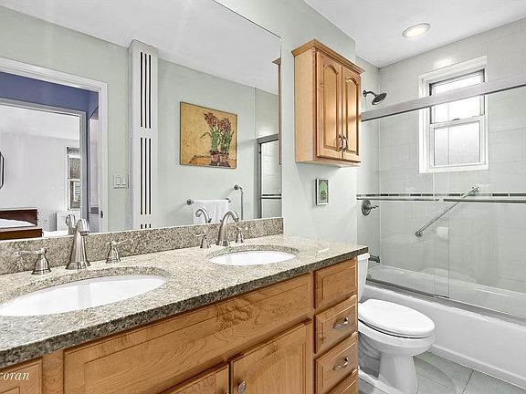 5th image of 330 Haven Ave APT 6C