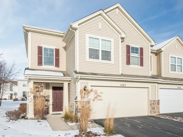 1327 Newport Cir, Hampshire, IL 60140