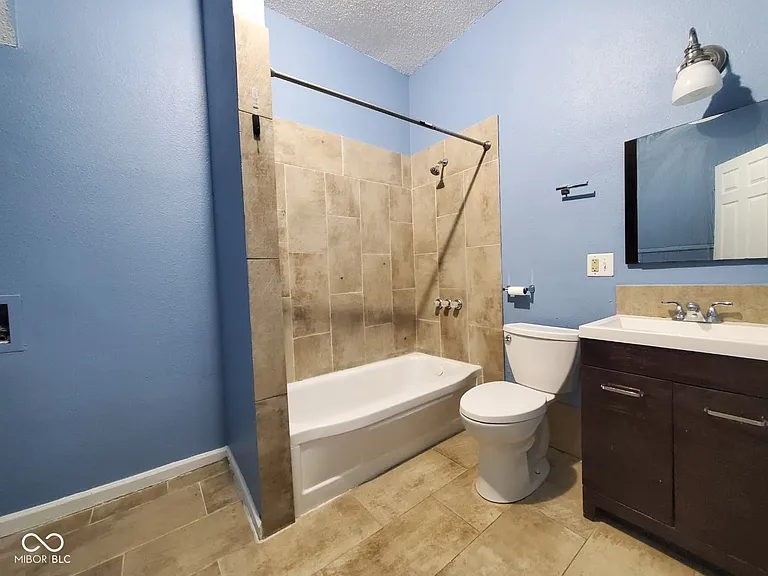 771 Haugh St — Photo 5