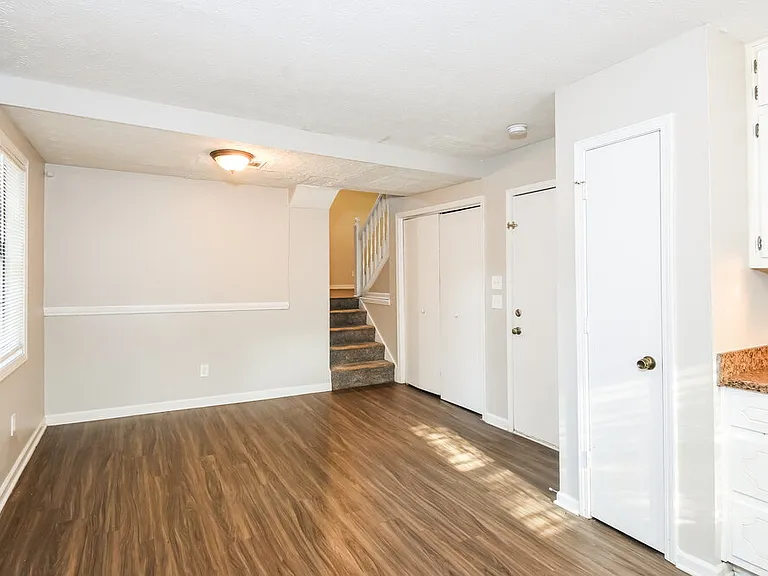 5376 Whitney Ct — Photo 5