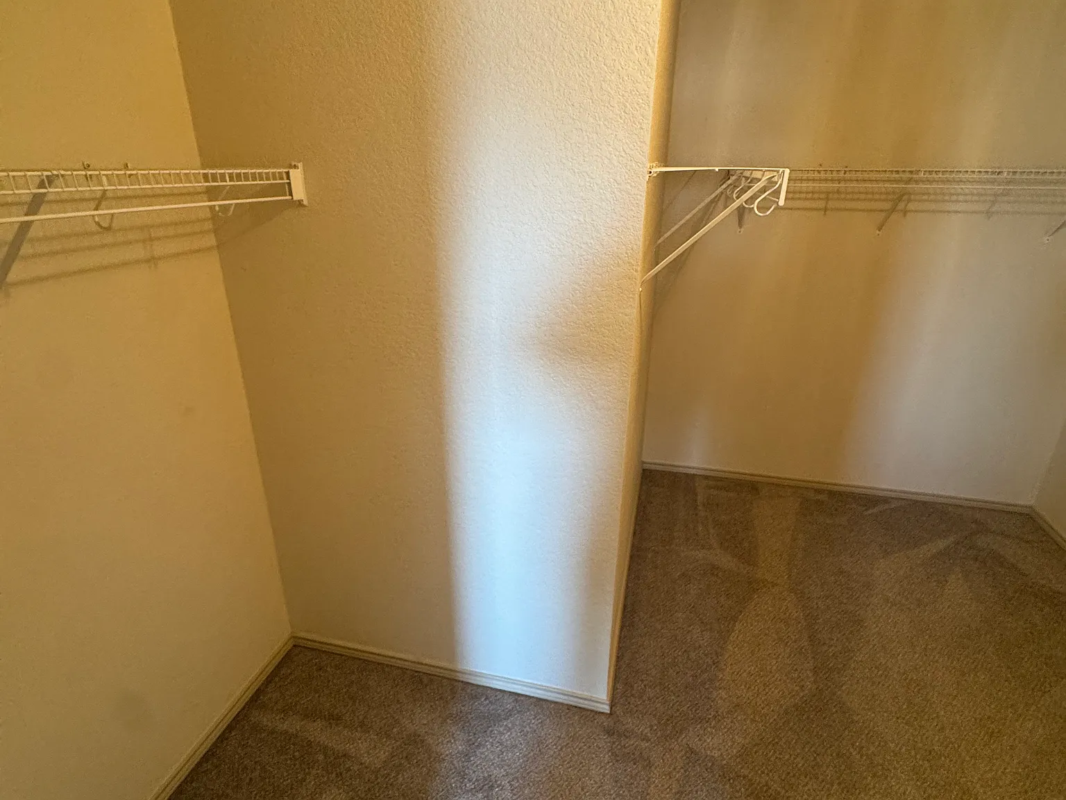 1800 Vineridge Ln — Photo 3