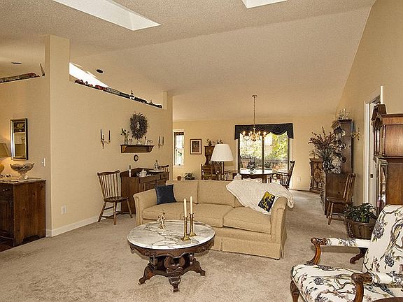 5. liviingroom towards diningroom_6750 (