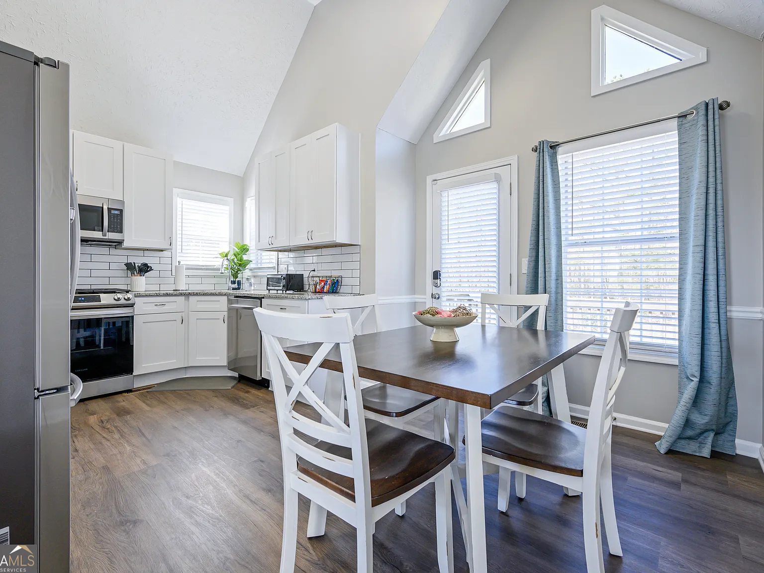 5 bed, 2.0 bath, $8,098 — Photo 3