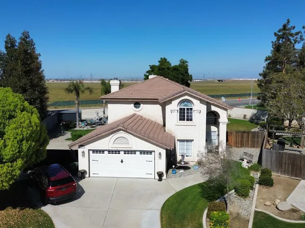 9200 Buckingham Way, Bakersfield, CA 93312