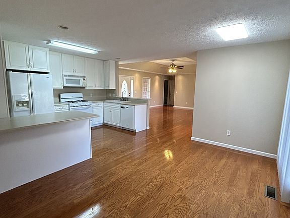 2nd image of 375 Brookside Dr