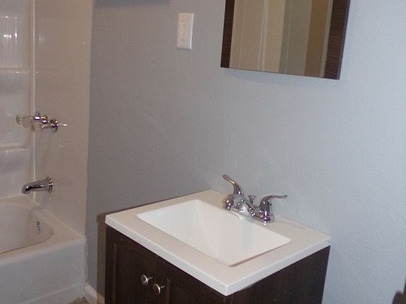 5th image of 2320 E 36th St 7220757-un 2322