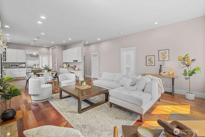 5th image of 4047 Willams Avenue W