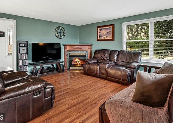 3rd image of 18432 Brenridge Dr