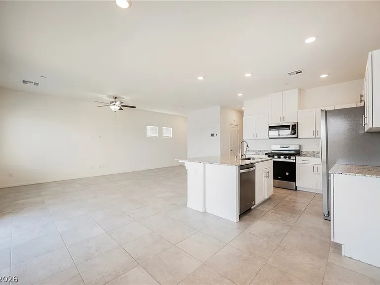 402 Larksong Ave — Photo 11